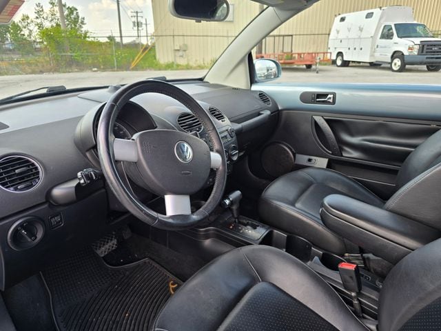 2010 Volkswagen New Beetle Base - Photo 11