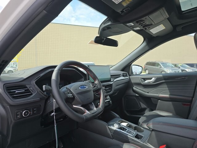 2025 Ford Escape Hybrid ST-Line Select - Photo 17