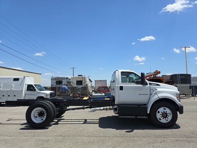 2025 Ford F-650 Base photo 4