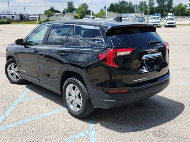 2022 Gmc Terrain SLE photo 3