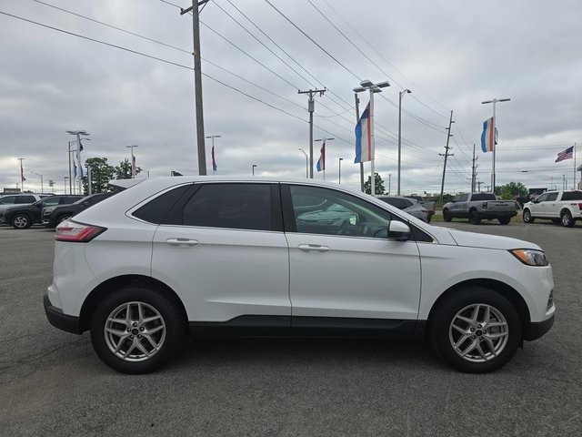 2024 Ford Edge SEL photo 3