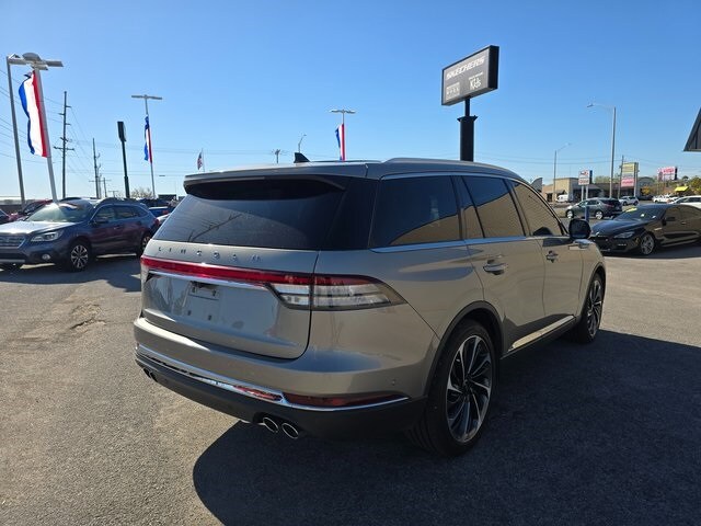 2023 Lincoln Aviator Reserve photo 2