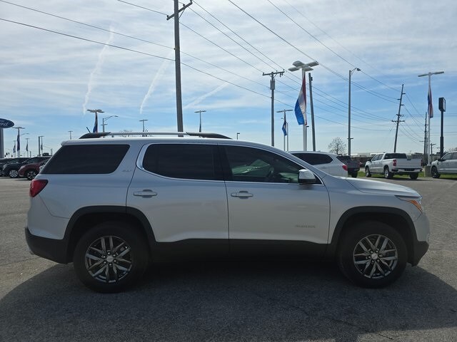 2017 Gmc Acadia SLT photo 3
