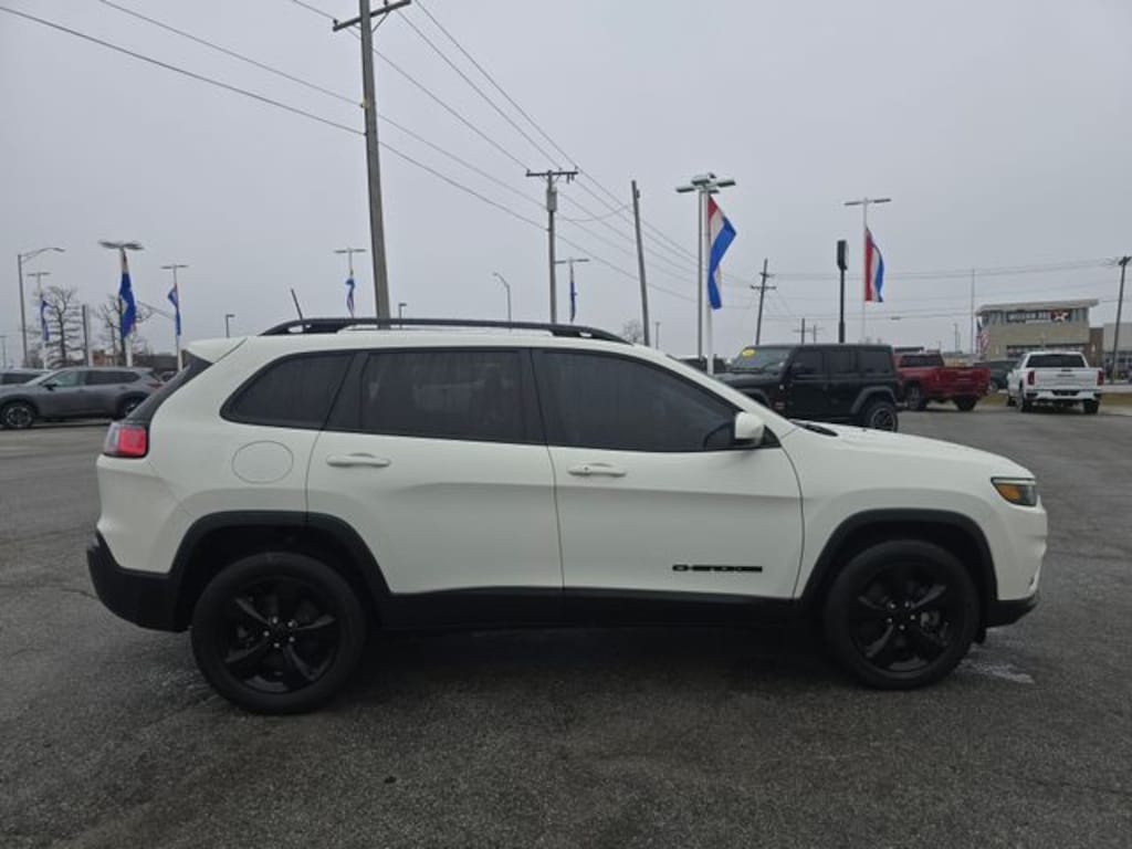 Used 2019 Jeep Cherokee Altitude SUV