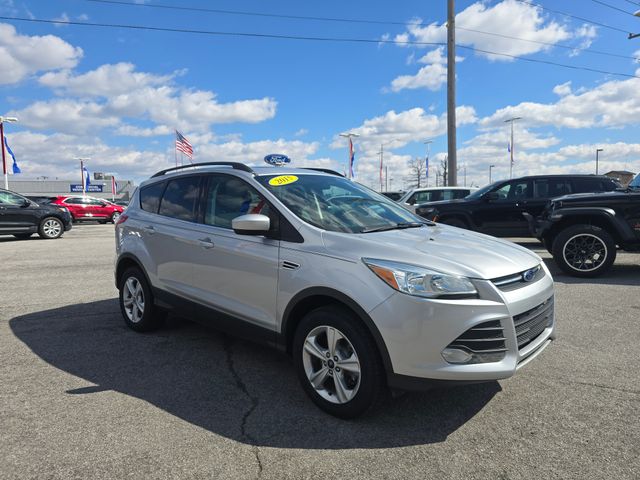 2015 Ford Escape SE photo 2