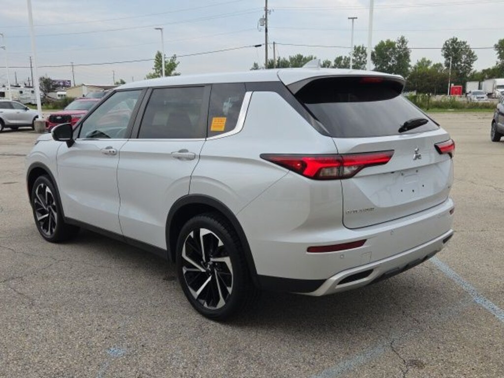 Used 2022 Mitsubishi Outlander SE SUV