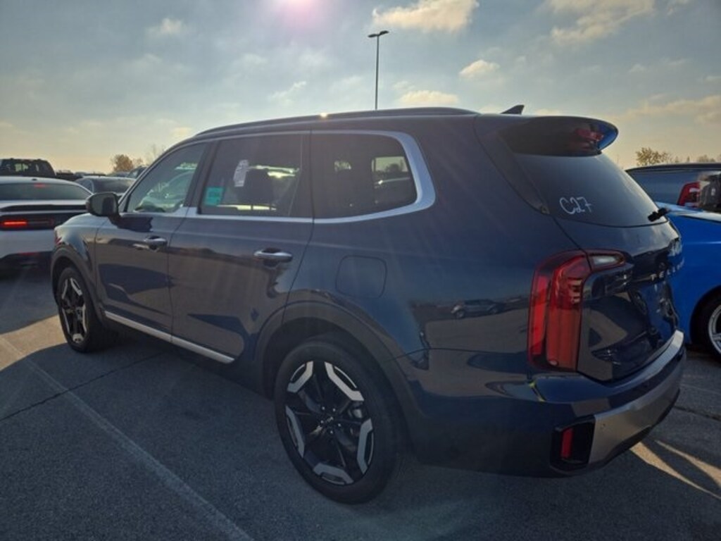 Used 2025 Kia Telluride S SUV