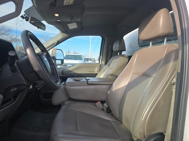 2019 Ford F-550 Super Duty Chassis Cab XL - Photo 11