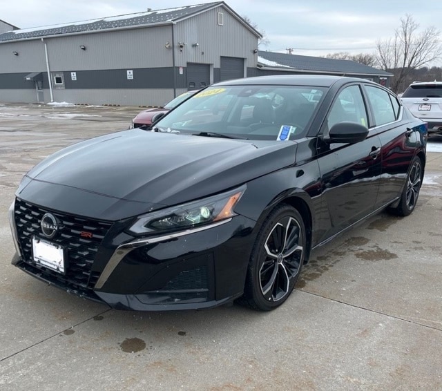 2024 Nissan Altima 2.5 SR photo 2