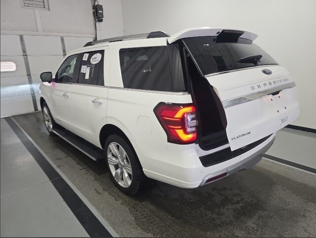 2024 Ford Expedition Platinum photo 2