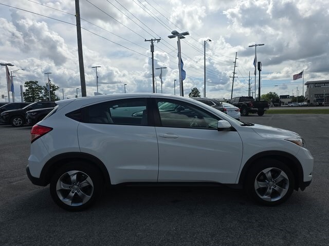 2018 Honda HR-V LX photo 2