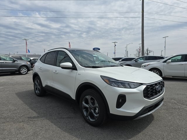 2025 Ford Escape ST-Line Select photo 2