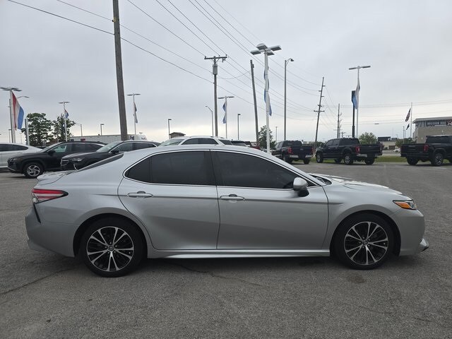 2018 Toyota Camry L photo 3