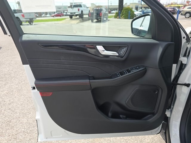2025 Ford Escape Hybrid ST-Line Select - Photo 16