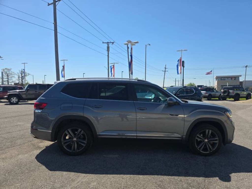 Used 2022 Volkswagen Atlas 3.6L V6 SEL R-Line SUV