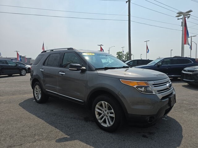 2014 Ford Explorer XLT photo 2