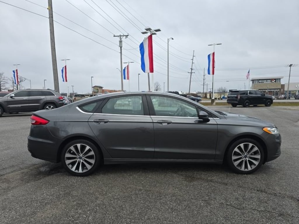 Used 2020 Ford Fusion SE Sedan