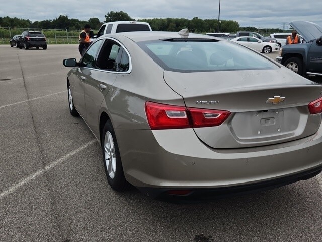 2024 Chevrolet Malibu 1LT photo 3