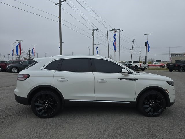 2022 Lincoln Nautilus Reserve photo 3