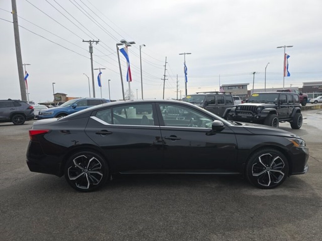 Used 2024 Nissan Altima 2.5 SR Sedan