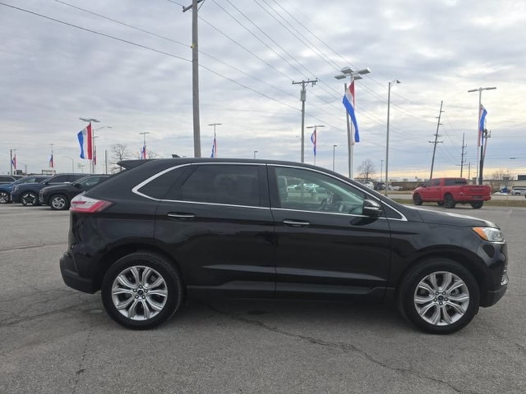 Used 2022 Ford Edge Titanium SUV