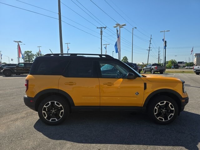 2022 Ford Bronco Sport Outer Banks photo 3
