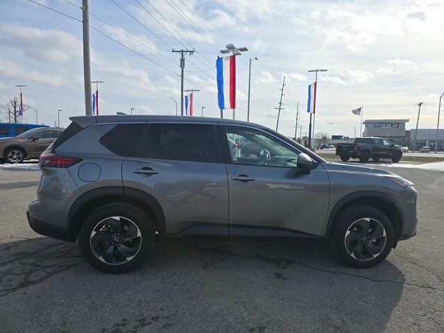 2024 Nissan Rogue SV photo 2
