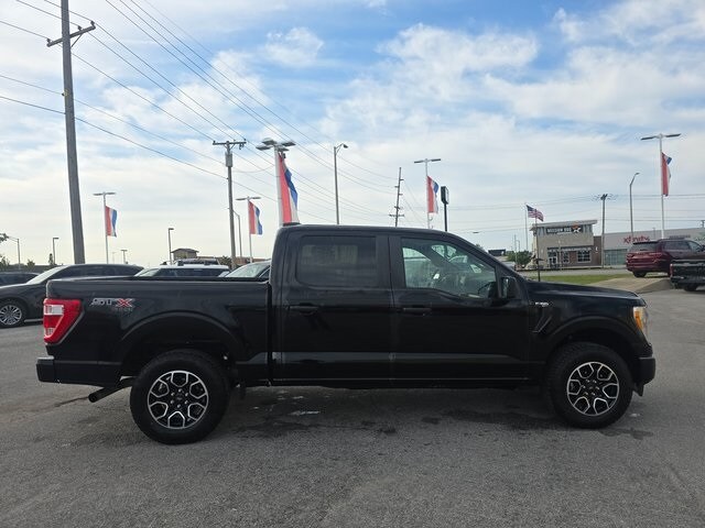 2022 Ford F-150 XL photo 2