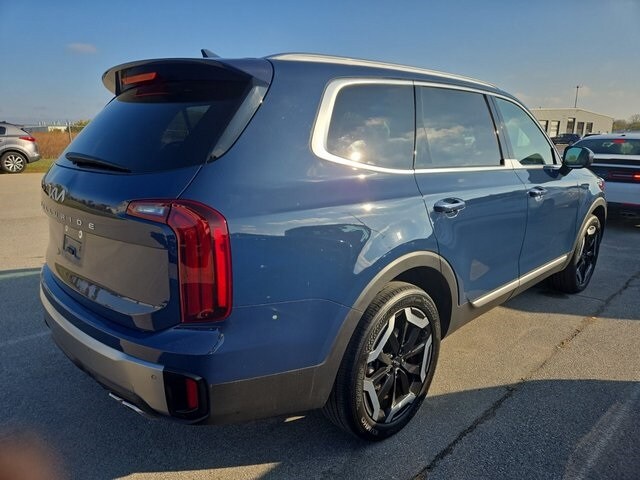 2025 Kia Telluride S photo 3