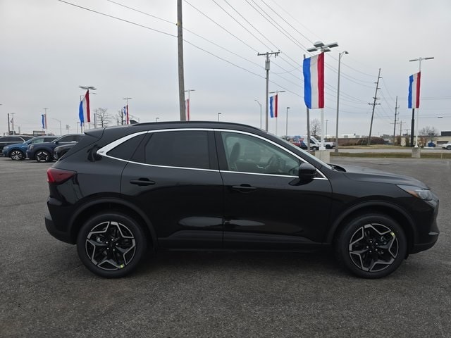 2026 Ford Escape Platinum photo 2