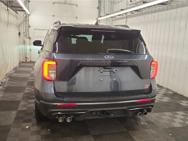 2023 Ford Explorer ST photo 2