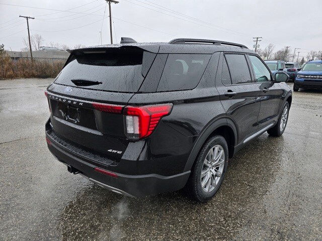 2025 Ford Explorer photo 3