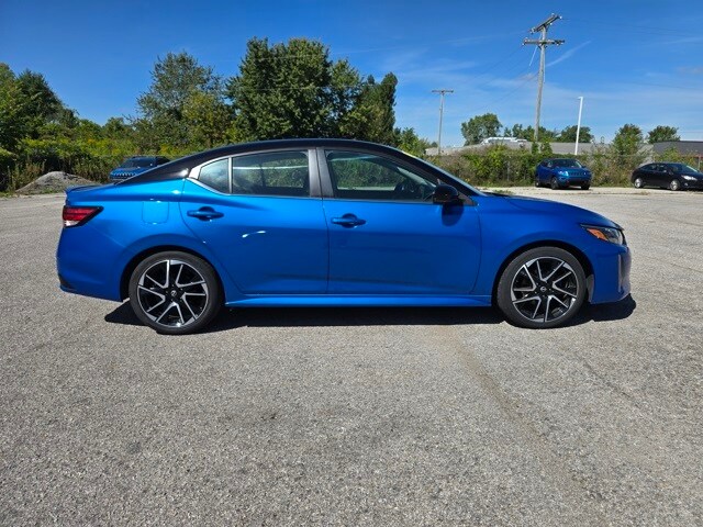 2024 Nissan Sentra SR photo 2