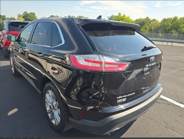 2022 Ford Edge Titanium photo 4