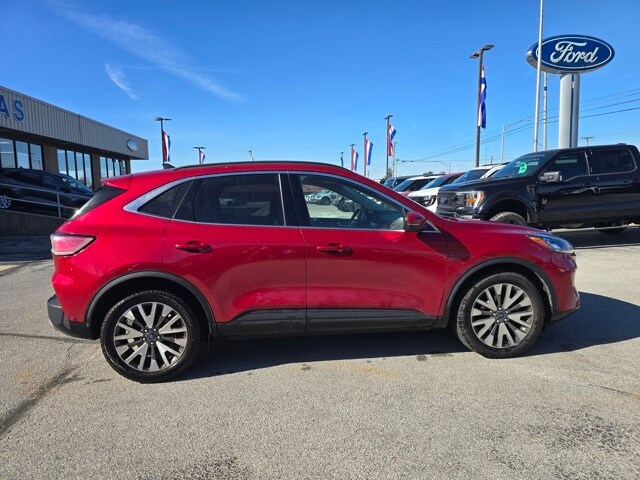 2020 Ford Escape Titanium photo 2