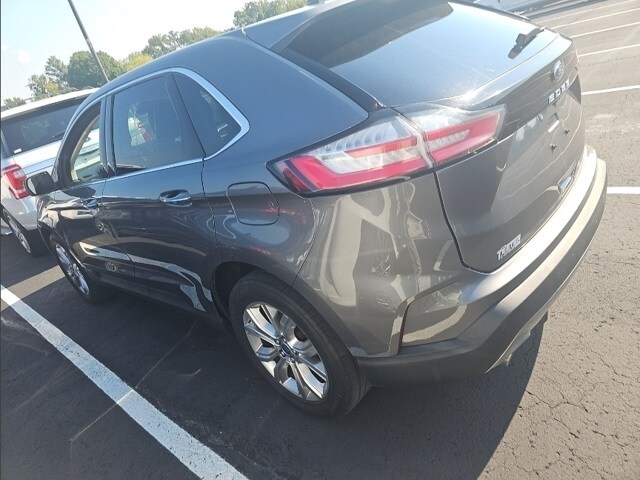 2022 Ford Edge Titanium photo 4