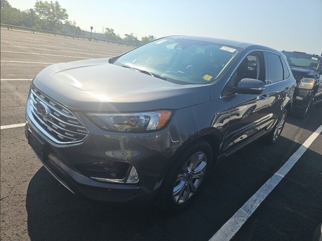 2022 Ford Edge Titanium photo 3
