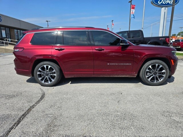 2021 Jeep Grand Cherokee Overland photo 2