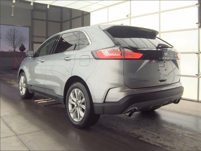 2024 Ford Edge Titanium photo 3