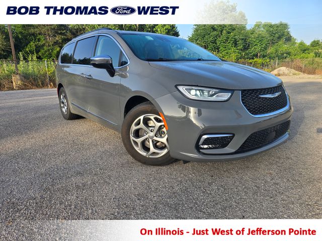 2023 Chrysler Pacifica Limited's photo