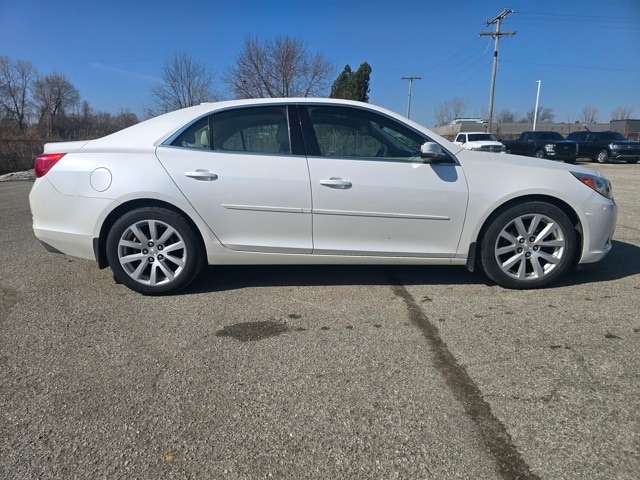 Used 2015 Chevrolet Malibu 2LT with VIN 1G11D5SL5FF228331 for sale in Fort Wayne, IN