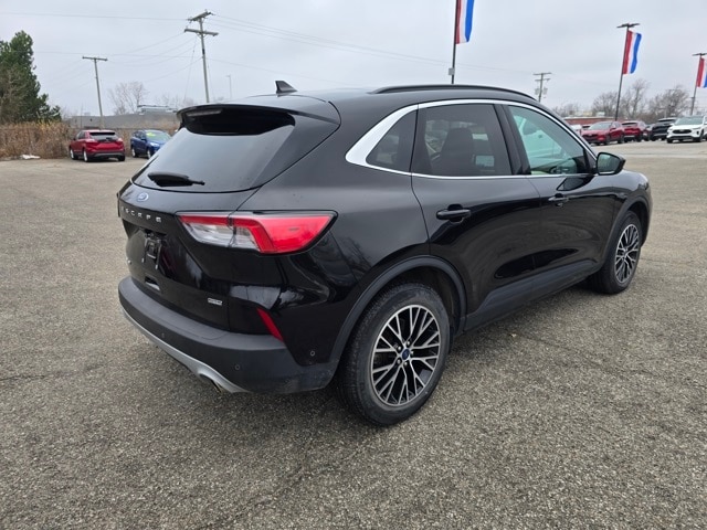 2022 Ford Escape Plug-In Hybrid Titanium photo 3