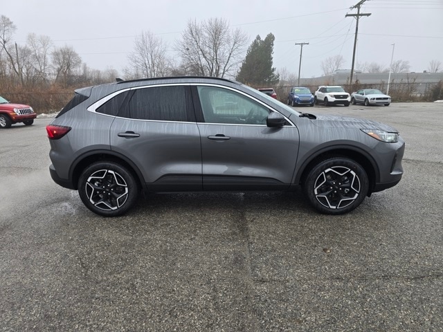 2026 Ford Escape Platinum photo 2