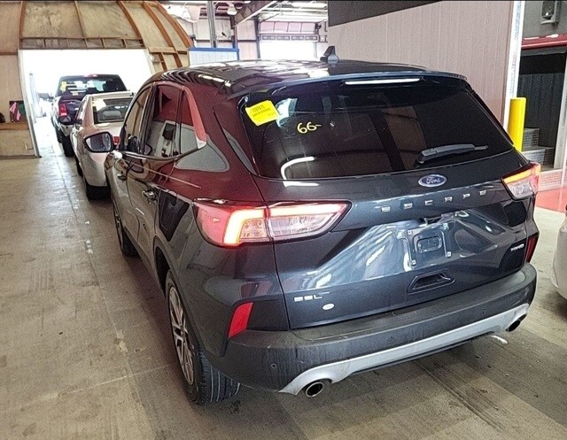 2022 Ford Escape SEL photo 3