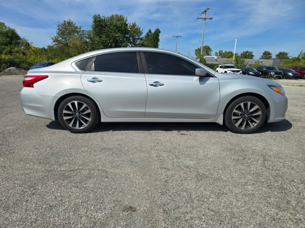 Used 2016 Nissan Altima 2.5 Sedan