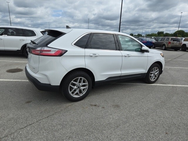 2023 Ford Edge SEL photo 2