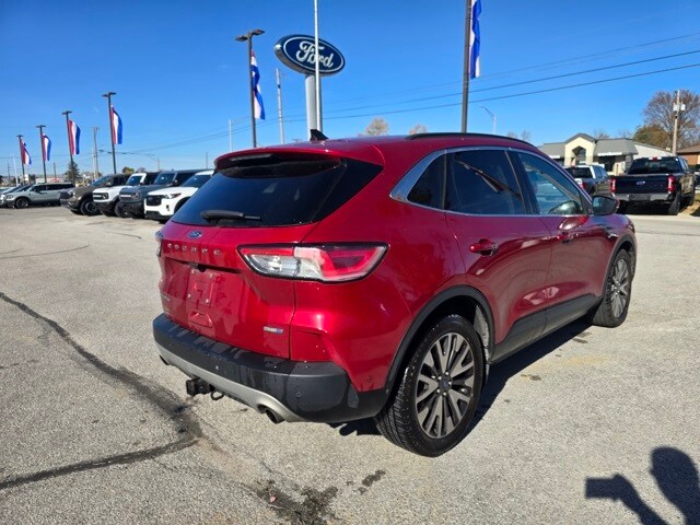 2020 Ford Escape Titanium photo 3