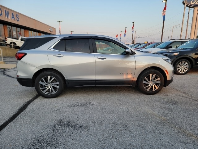 Used 2022 Chevrolet Equinox LT with VIN 3GNAXUEV5NL136864 for sale in Fort Wayne, IN