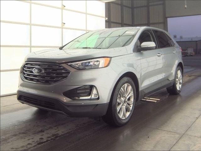 2024 Ford Edge Titanium photo 4