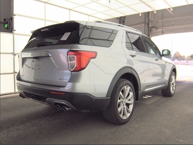 2022 Ford Explorer Platinum photo 4